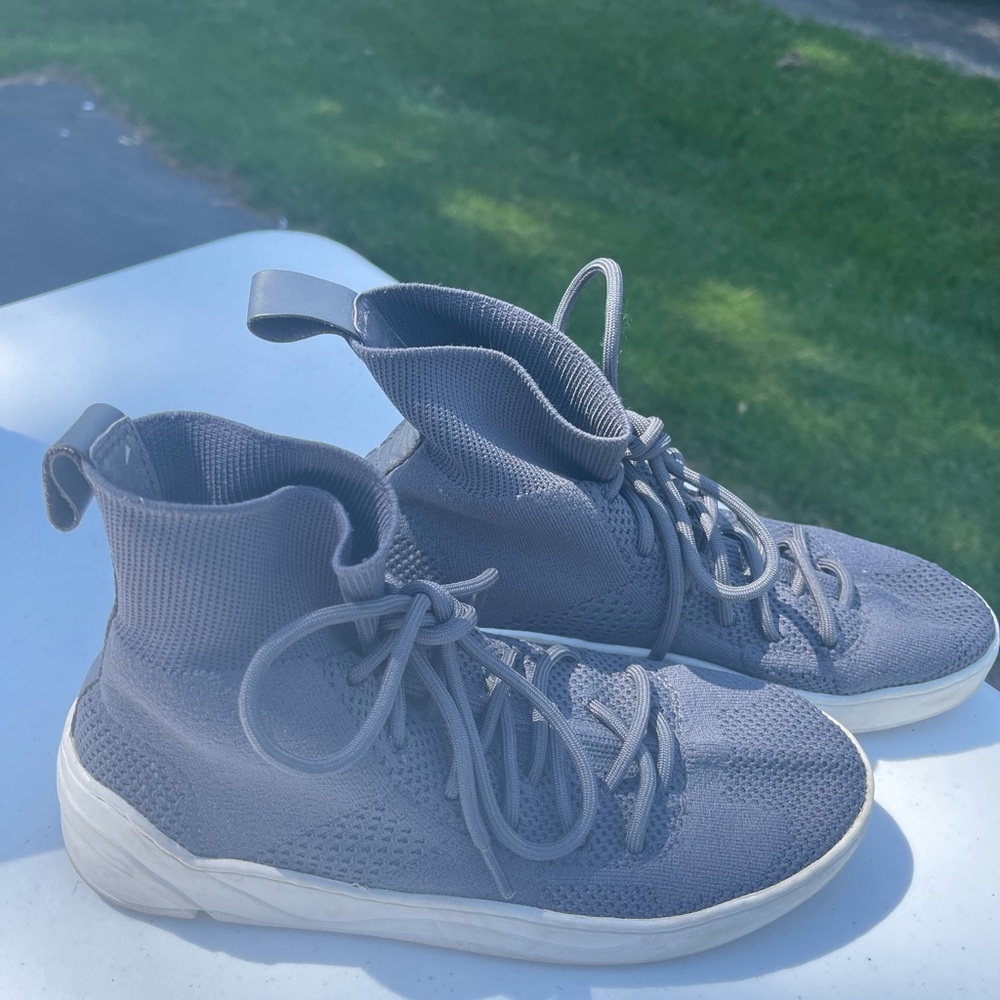 Women’s shoes